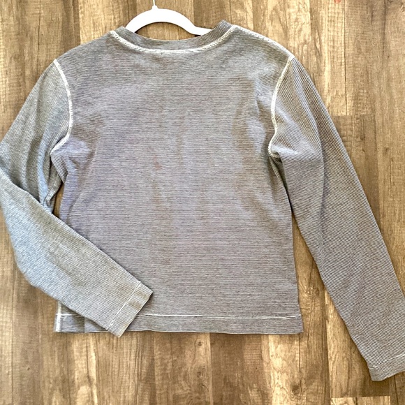 Old Navy long sleeve - Picture 3 of 3